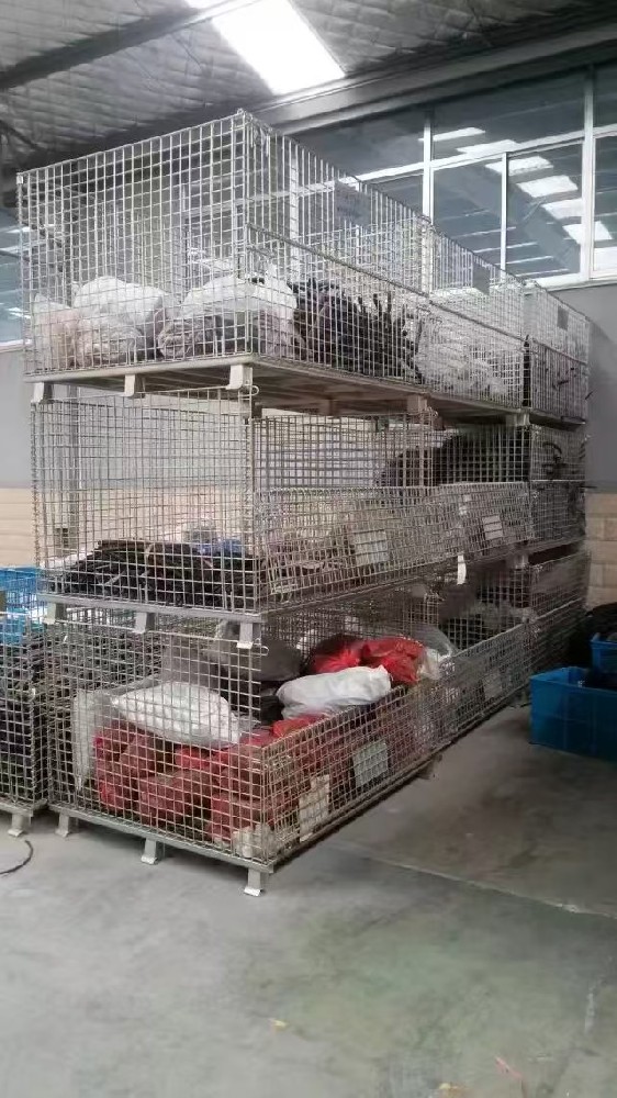 泰州仓储笼--吊装带用仓储笼--装纺织品带脚轮仓储笼--同诺仓储笼厂家--可定制专用车间移动周转铁笼.jpg